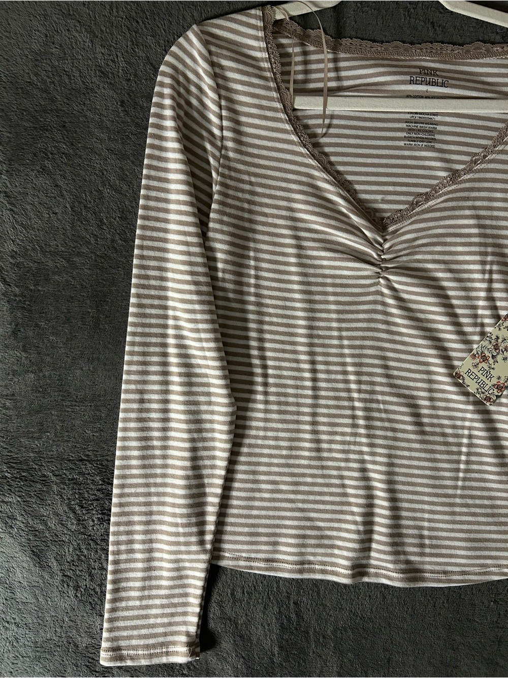 Pink Republic Taupe & White Striped V-Neck Long Sleeve Top - Picture 4 of 8